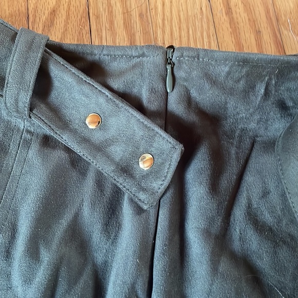 Olive green suede mini skirt, mid thighs, H&M size 8. - Picture 5 of 5